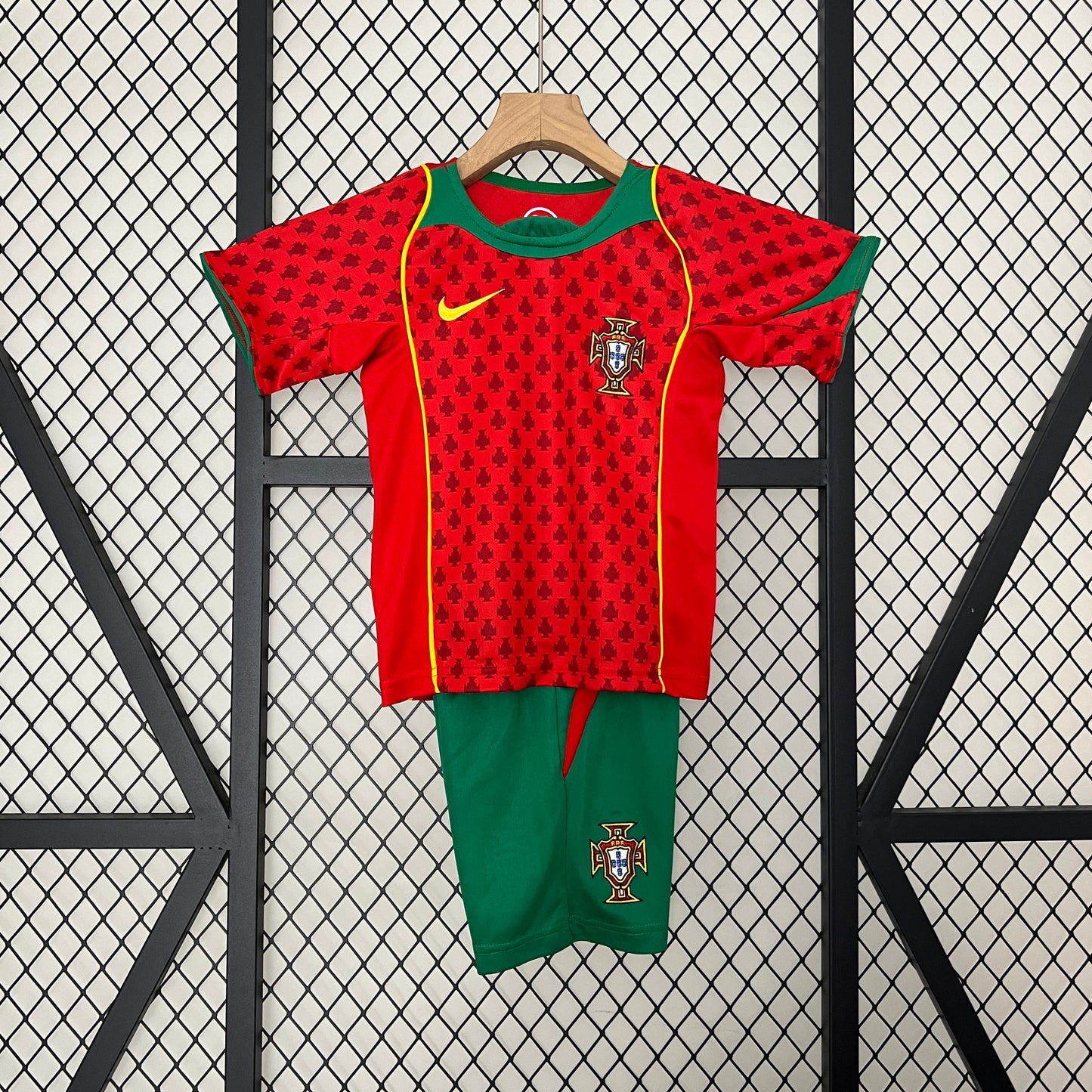 Kit Football Enfant Rétro Portugal Domicile 2004
