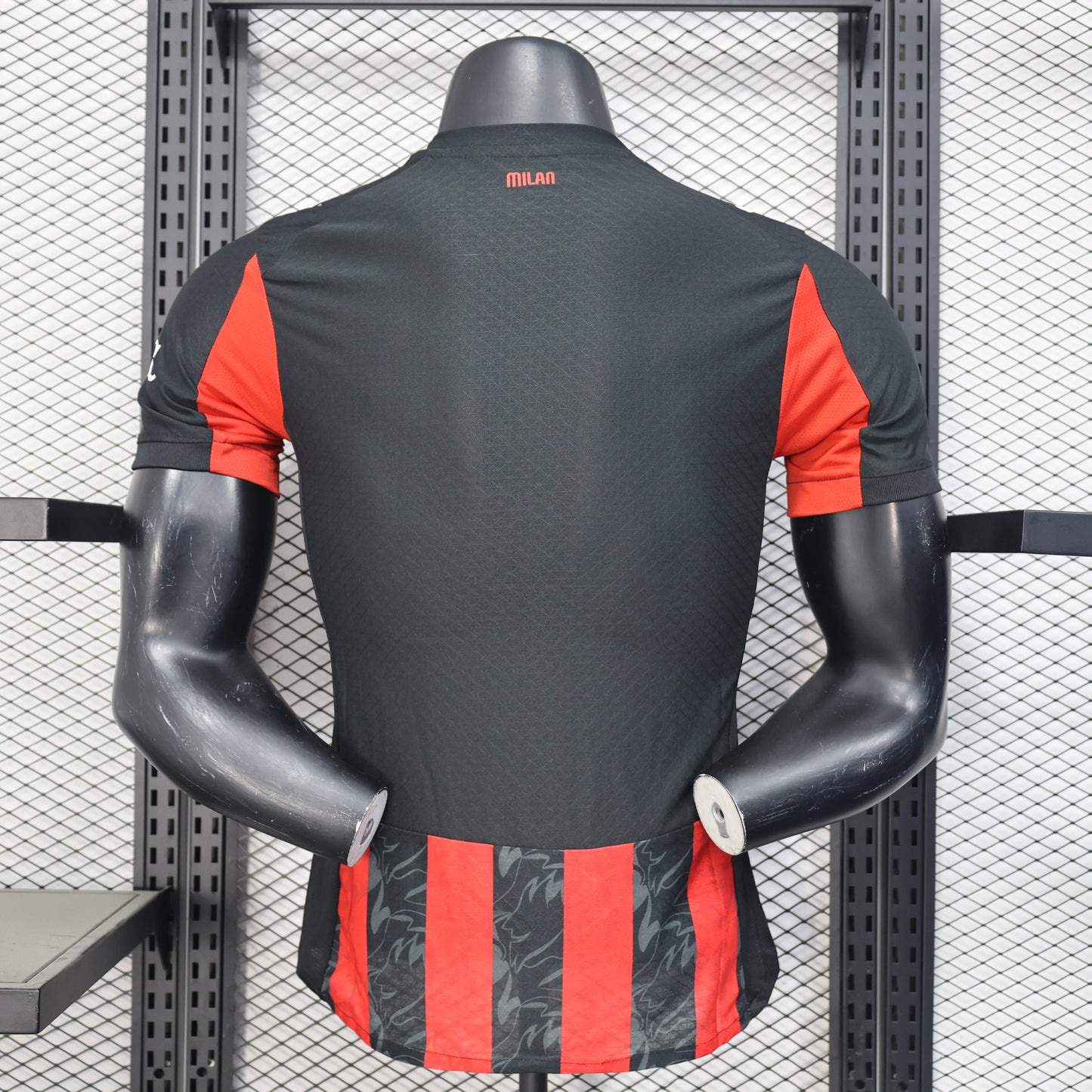 Maillot domicile AC Milan 2025-2026