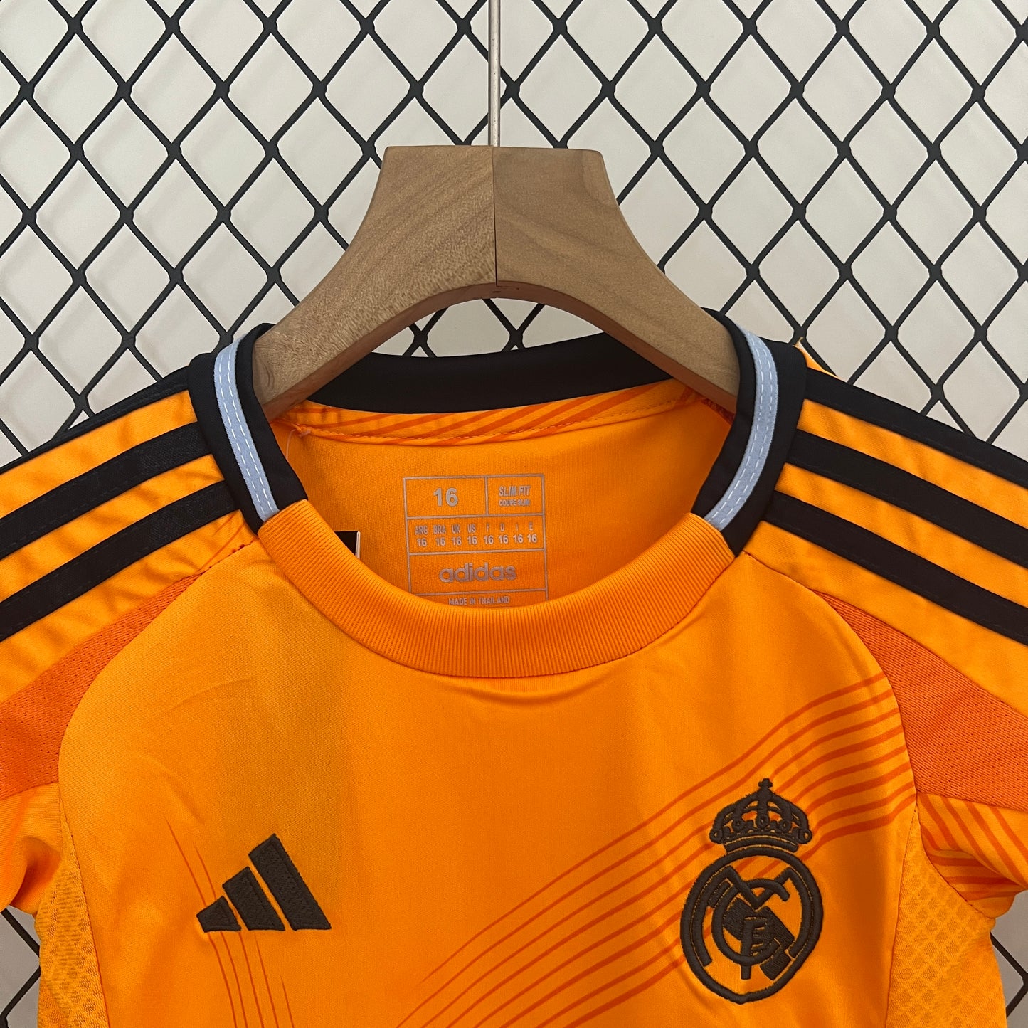 Kit Football Enfant Real Madrid Extérieur 2024/2025