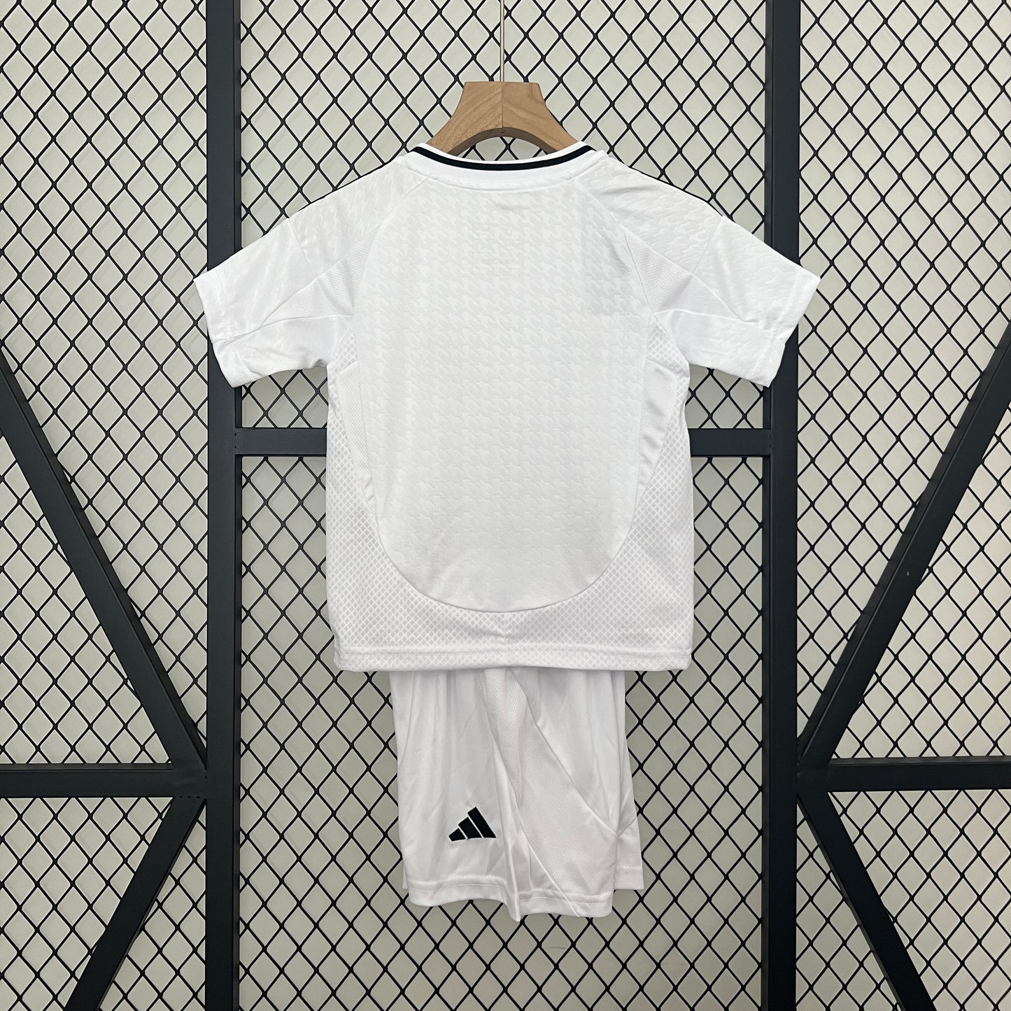 Kit Football Enfant Real Madrid Domicile 2024/2025