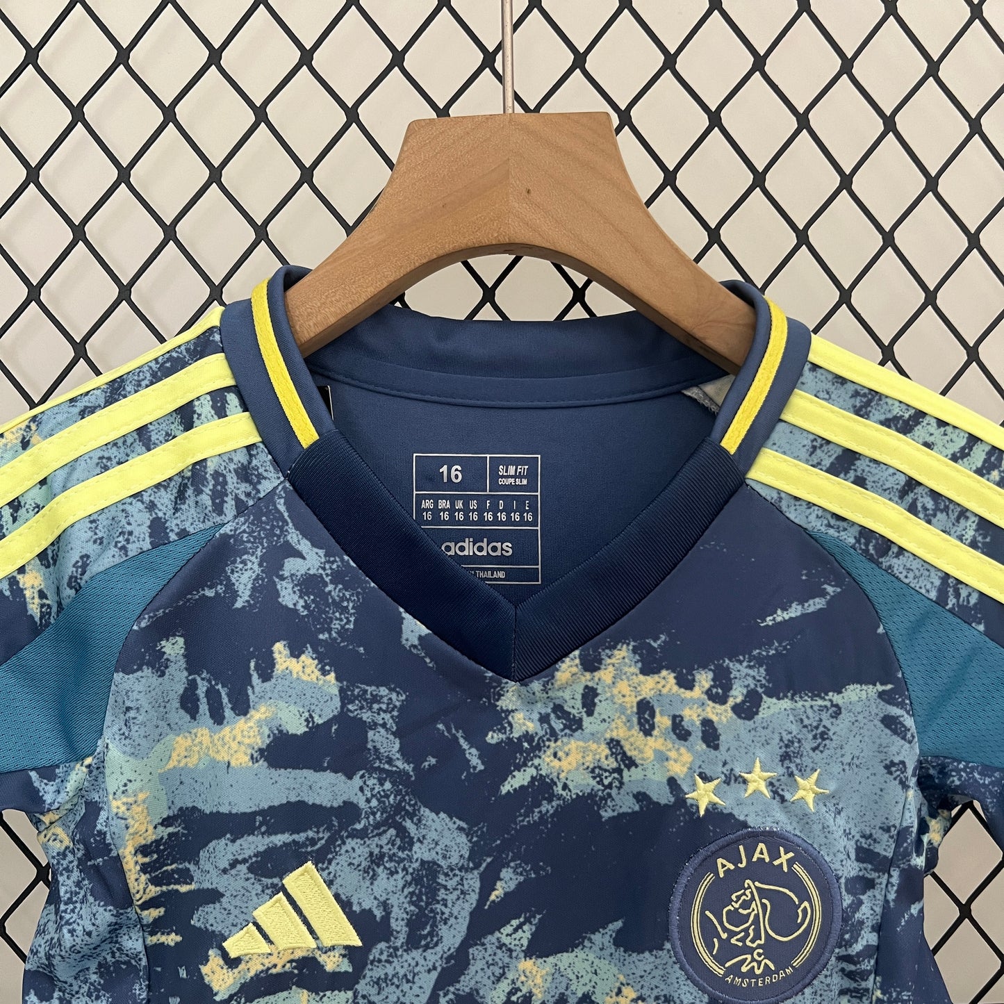 Kit Football Enfant Ajax Amesterdam Extérieur 2024/2025